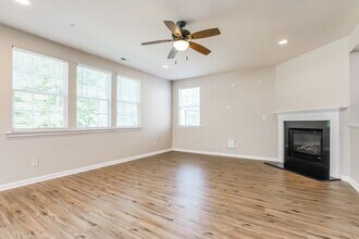 217 Georgetowne Dr in Clayton, NC - Building Photo - Building Photo