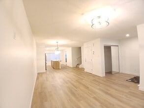 5096 River’s Edge Wy NW in Edmonton, AB - Building Photo - Building Photo