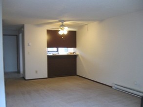 Mapleview Apartments in Beaverton, OR - Building Photo - Interior Photo