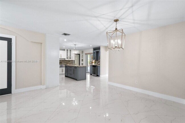 13611 SW 77th Ln in Miami, FL - Building Photo - Building Photo