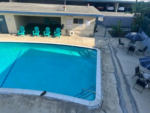 750 W Bonita Ave, Unit 21 in Claremont, CA - Building Photo - Building Photo