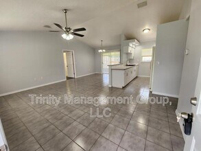 12095 Elgin Blvd in Spring Hill, FL - Building Photo - Building Photo