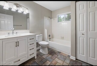 1109 Crestview Way in Goshen, KY - Building Photo - Building Photo