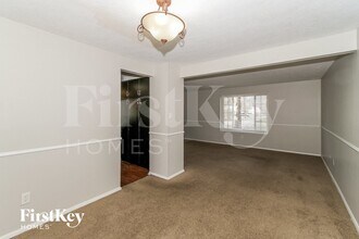 11501 E 10th St in Indianapolis, IN - Building Photo - Building Photo