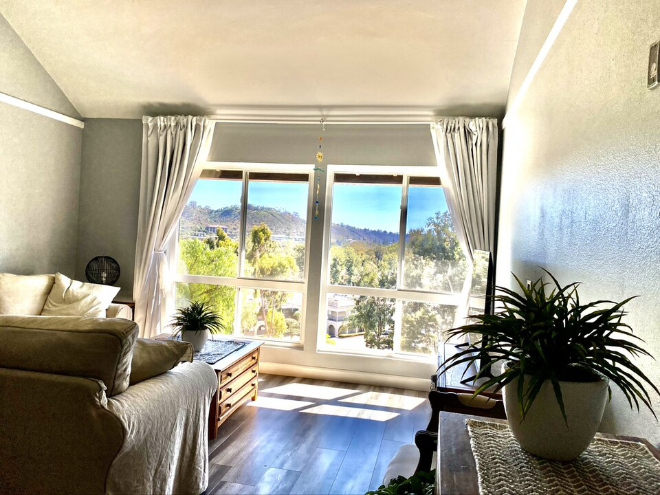 6171 Rancho Mission Rd in San Diego, CA - Building Photo