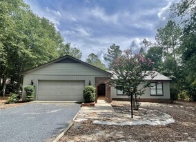 10 Meadowlark Ln in Pinehurst, NC - Building Photo