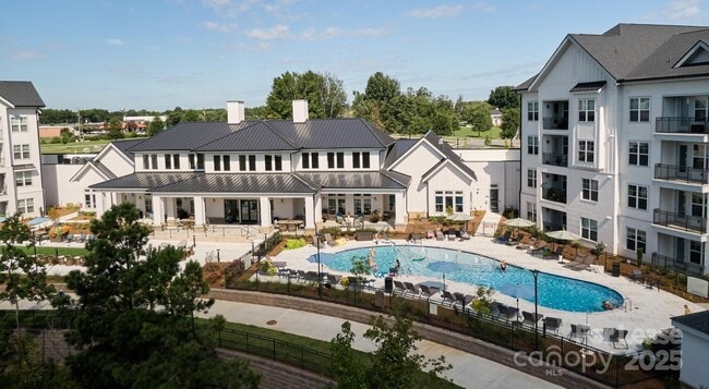 property at 4101 Glenloch Cir