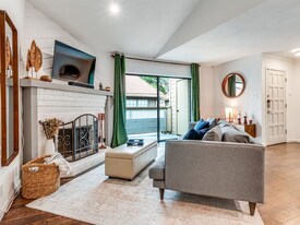 5200 Martel Ave in Dallas, TX - Building Photo