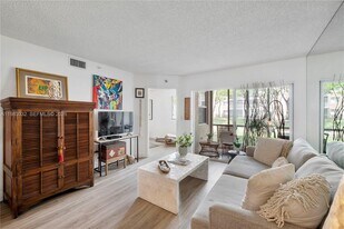 9580 Weldon Cir in Tamarac, FL - Building Photo