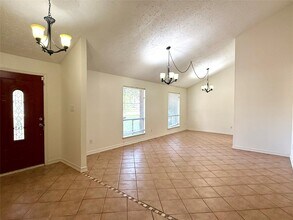 6927 Windy Pines Dr in Spring, TX - Foto de edificio - Building Photo
