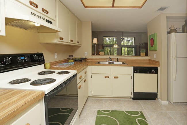 Lakewood Villas in Gainesville, FL - Foto de edificio - Interior Photo