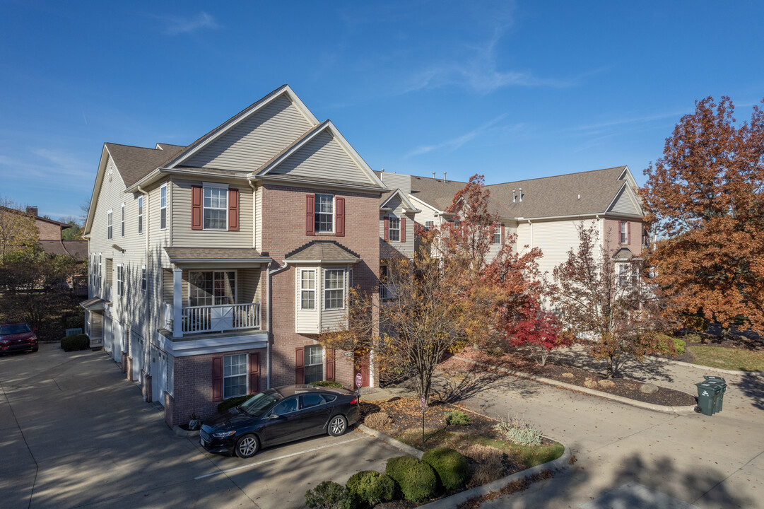 Sturbridge Crossings in Broadview Heights, OH - Foto de edificio