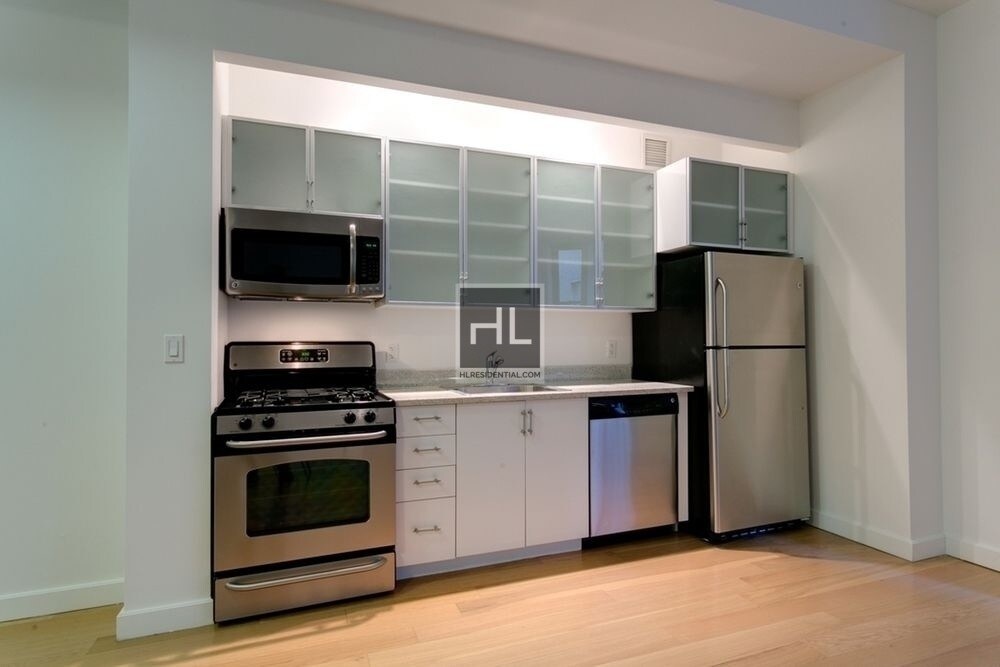 37 Wall St-Unit -7M in New York, NY - Building Photo