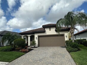 11600 Golden Oak Terrace in Ft. Myers, FL - Building Photo - Building Photo