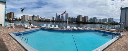 3923 NE 166th St in North Miami Beach, FL - Building Photo - Building Photo