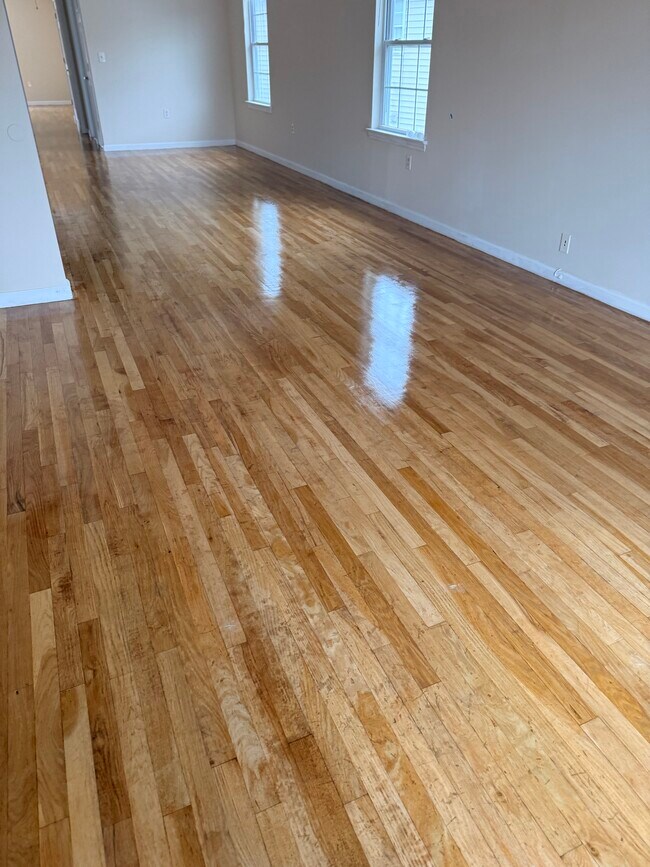 523 Lidgerwood Ave, Unit Elmora in Elizabeth, NJ - Building Photo - Building Photo
