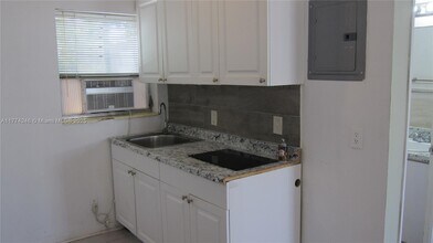 2308 Grant St in Hollywood, FL - Building Photo - Building Photo