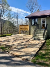 416 Banks Mountain Dr in Hendersonville, NC - Building Photo - Building Photo