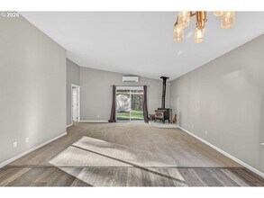 57800 Grandmas Ln in Scappoose, OR - Building Photo - Building Photo