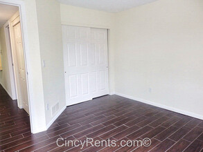 7268 E Galbraith Rd, Unit B in Madeira, OH - Building Photo - Building Photo