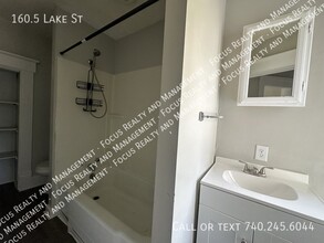 160.5 Lake St in Lancaster, OH - Foto de edificio - Building Photo