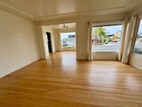 803 Van Nuys St in San Diego, CA - Building Photo - Building Photo