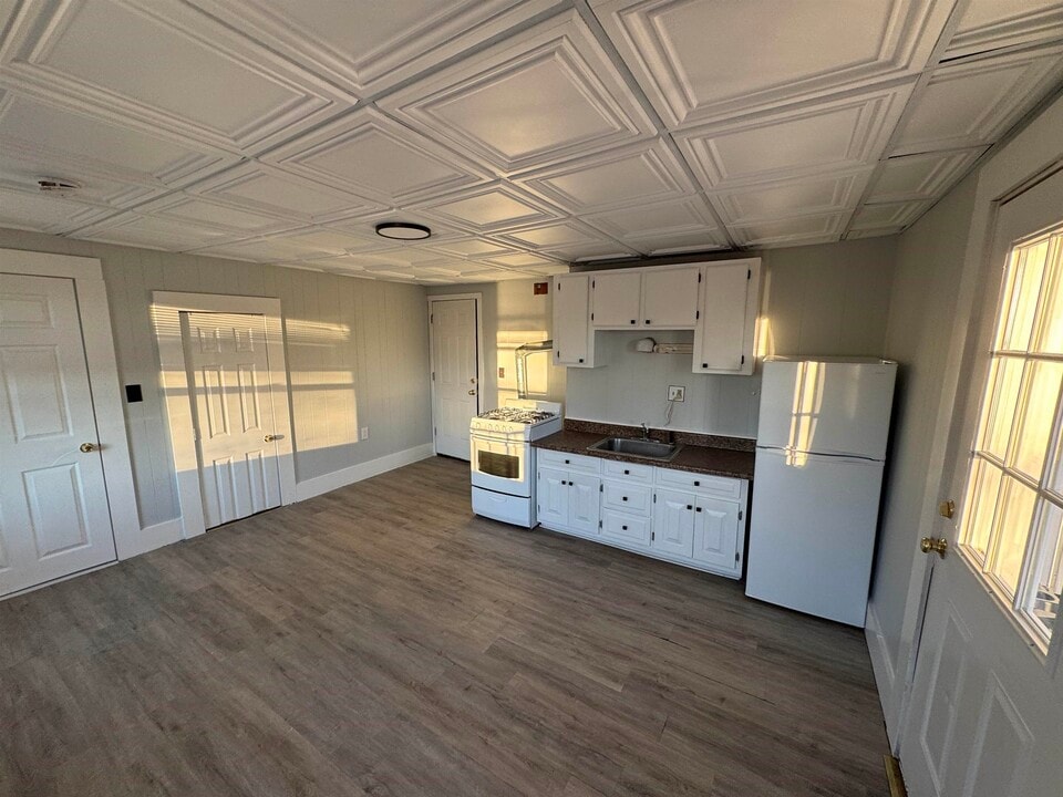 30 Ledge St in Nashua, NH - Building Photo