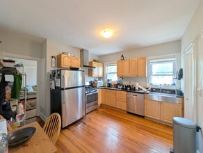 41 Belknap St, Unit 3 in Somerville, MA - Foto de edificio - Building Photo