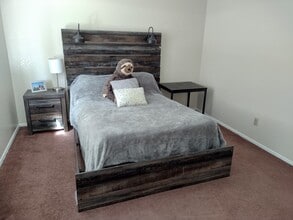 2001 Amy Sue Dr in El Paso, TX - Foto de edificio - Building Photo