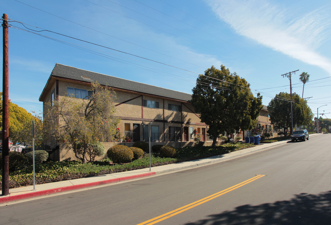 2111 7th St in Santa Monica, CA - Building Photo