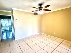 160 NE 203rd Terrace-Unit -10 in Miami Gardens, FL - Building Photo - Building Photo