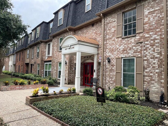 353 N Post Oak Ln in Houston, TX - Building Photo - Building Photo