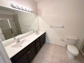 10332 West 33rd Ct in Hialeah, FL - Building Photo - Building Photo