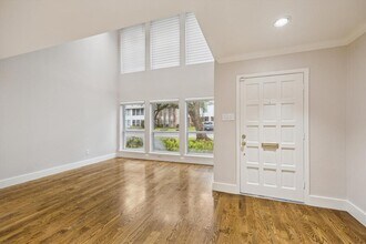8978 Chatsworth Dr in Houston, TX - Building Photo - Building Photo