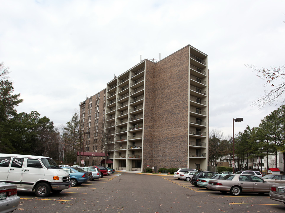 Plough Towers in Memphis, TN - Building Photo