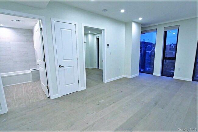 41-26-41-44 44th St in Queens, NY - Building Photo - Building Photo