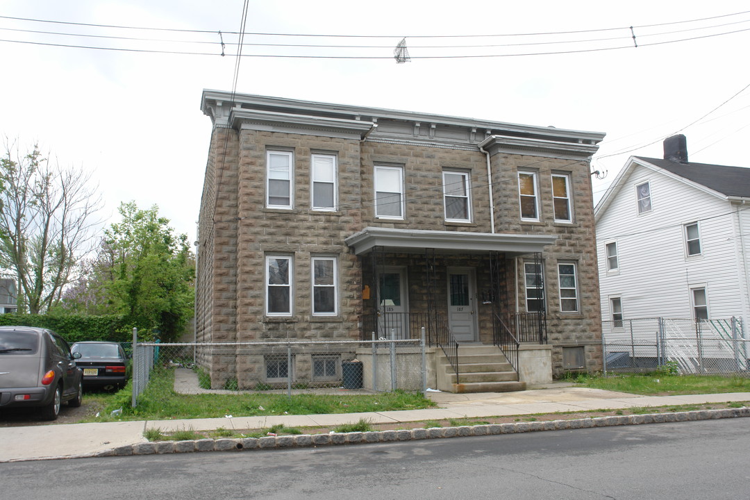 185-187 Patterson St in Perth Amboy, NJ - Foto de edificio