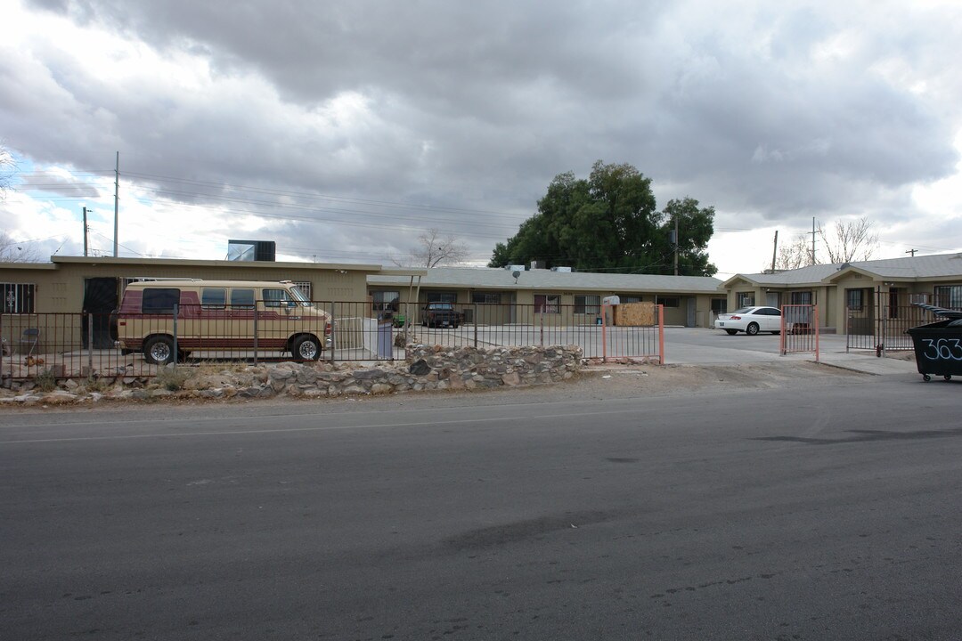 3607-3639 Irwin St in Las Vegas, NV - Building Photo