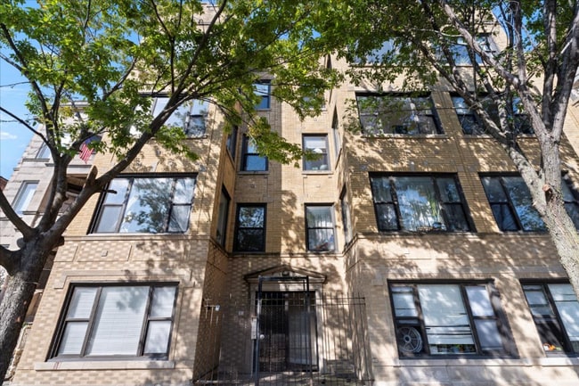property at 1152 N Kedzie Ave
