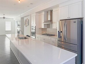 1121 Provence Ln in Decatur, GA - Foto de edificio - Building Photo