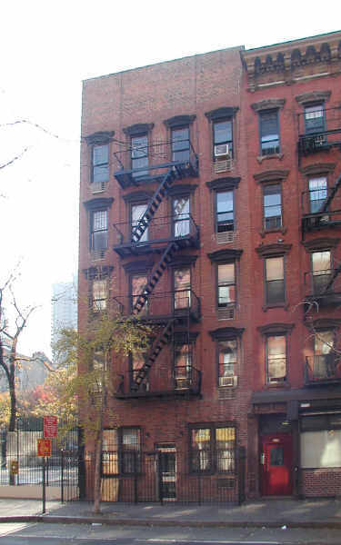 444 W 46th St in New York, NY - Foto de edificio - Building Photo