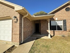 312 Williamsburg Ave in Victoria, TX - Building Photo - Building Photo