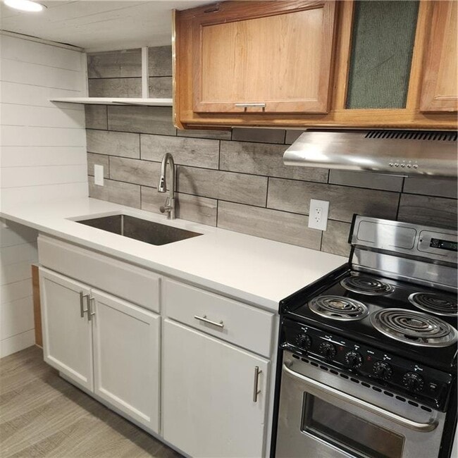 property at 215 Harwell Rd NW