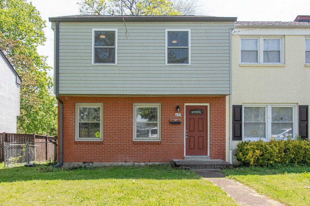 637 Lischey Ave in Nashville, TN - Building Photo