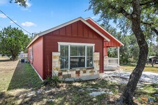 119 Weatherby Dr in Spring Branch, TX - Building Photo
