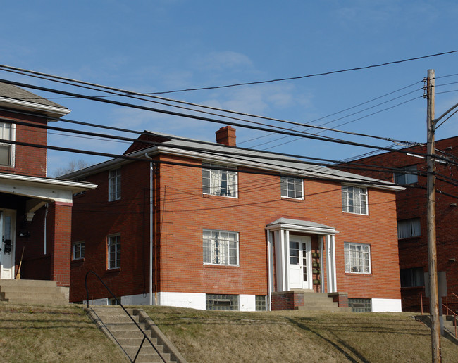 545 Freeport Rd in Pittsburgh, PA - Foto de edificio - Building Photo