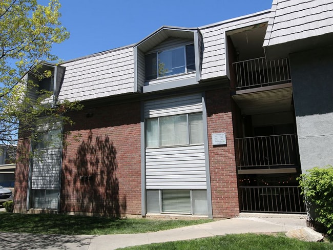 property at 1710 Hickory Ln