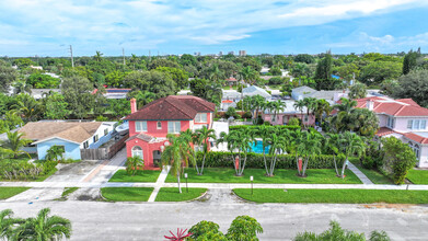 227 Foresteria Dr in West Palm Beach, FL - Building Photo - Building Photo