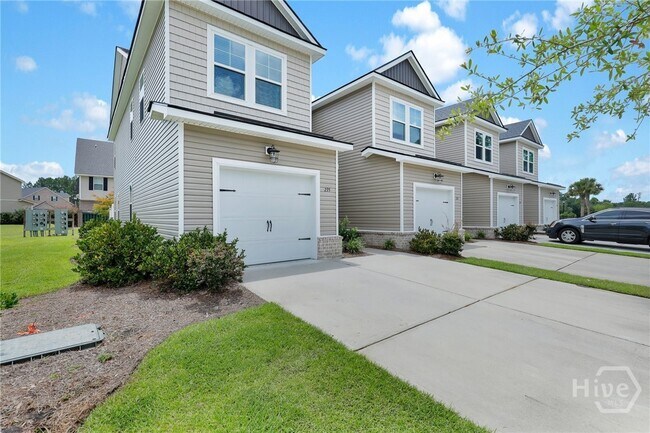 235 Sonoma Dr in Pooler, GA - Building Photo - Building Photo
