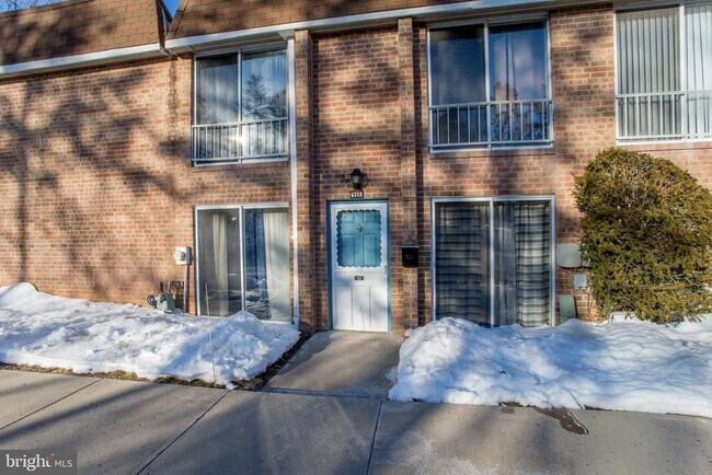 413 Brandywine Ct in Warminster, PA - Building Photo - Building Photo
